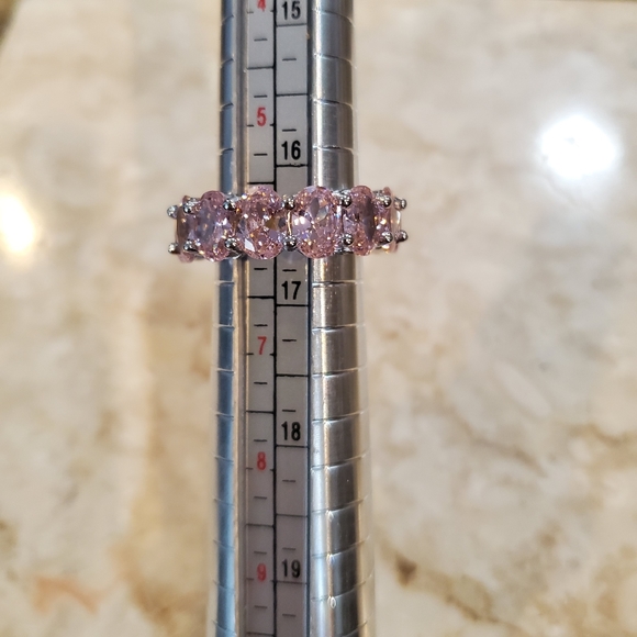 Kylie style Pink crystal eternity ring - Picture 5 of 5